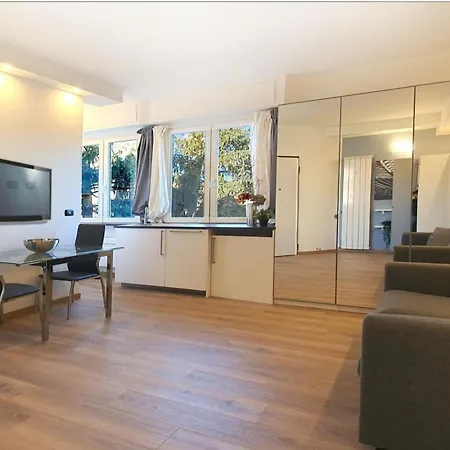 Smart - 1min From The Subway Appartamento