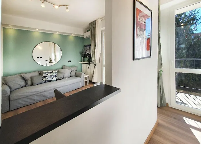 Smart - 1min From The Subway Apartament *