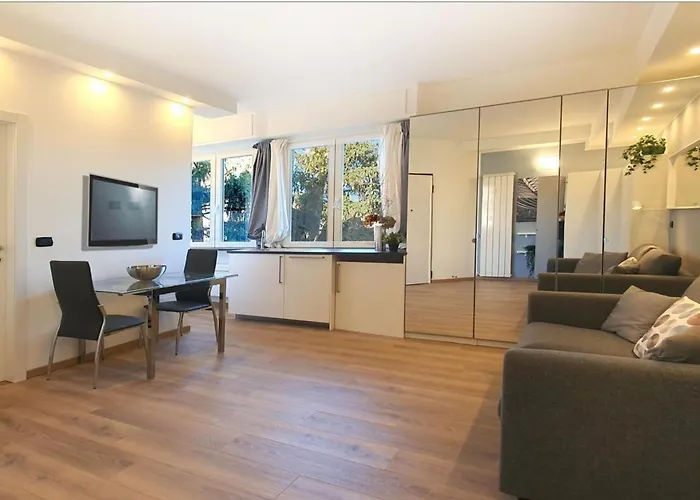 Smart - 1min From The Subway Apartament