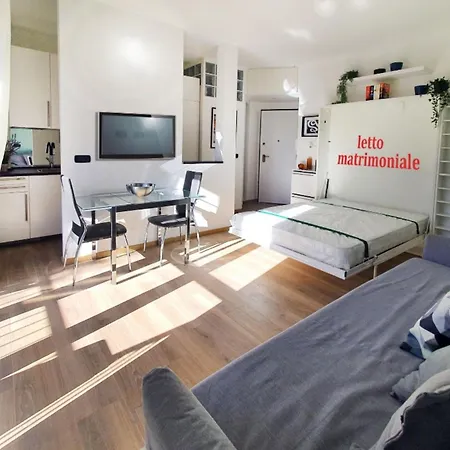 Smart - 1min From The Subway Apartment *